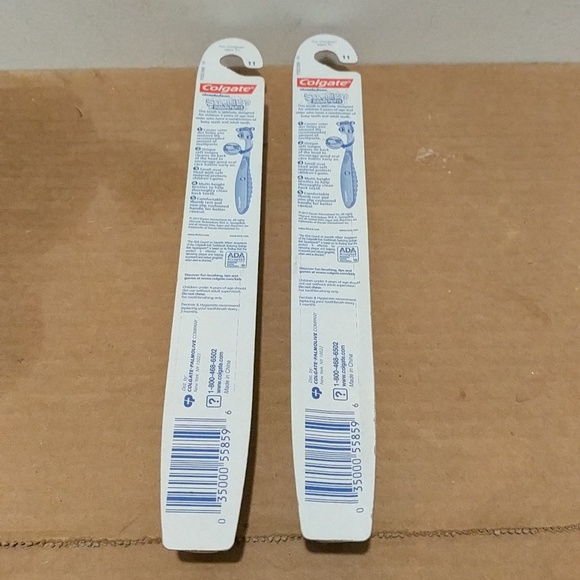 Colgate Spongebob Square Pants 2 Toothbrushes Lot Extra Soft 5 Years - Picture 4 of 4